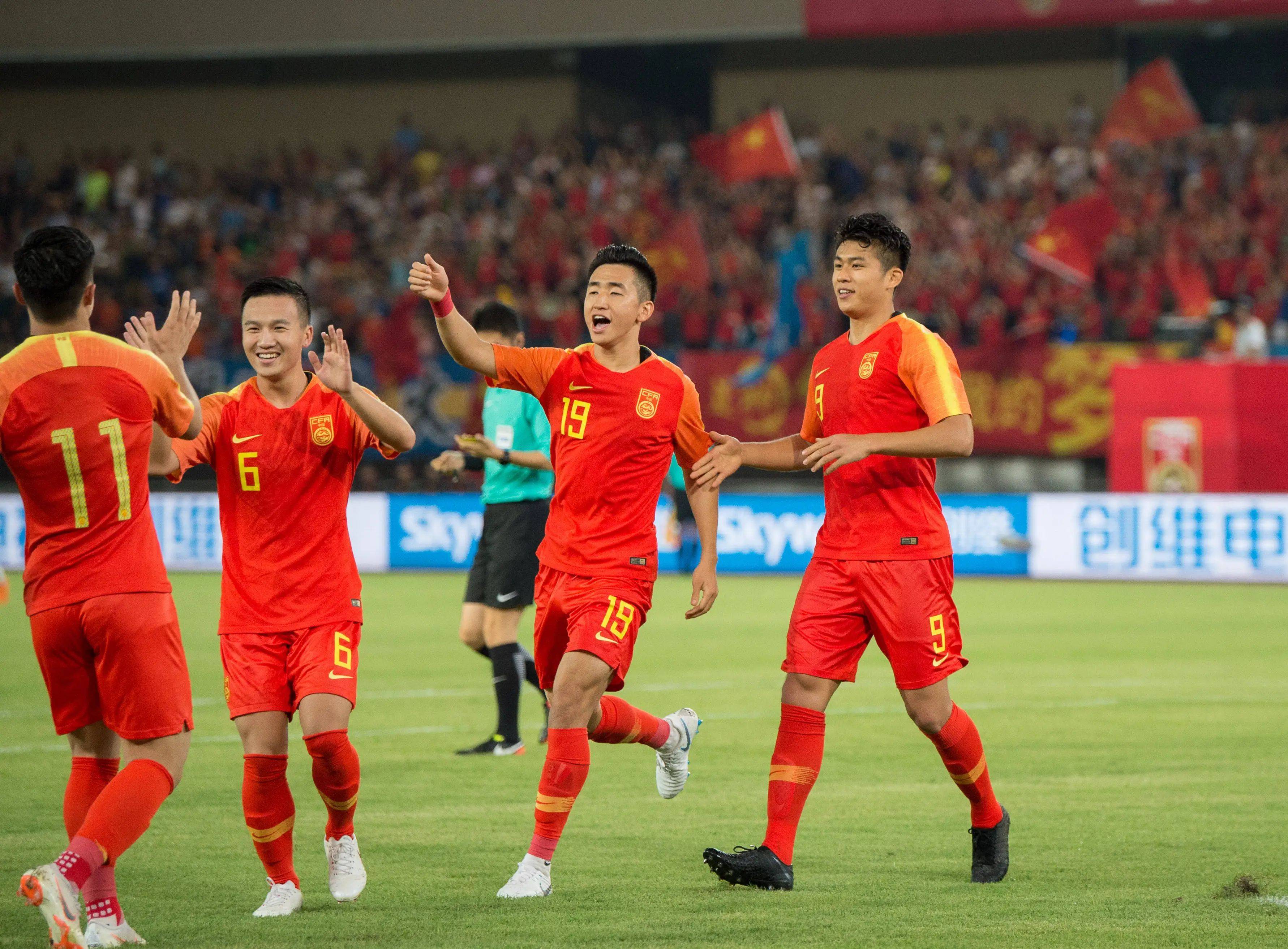 15:00播东亚杯国足VS中国香港底线不能输球